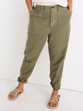 Madewell Griff Tapered Fatigue Cargo Pants in Dried Clover
